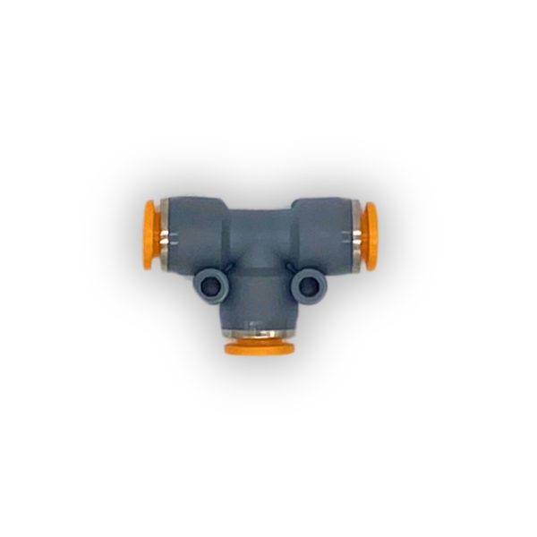 CONECTOR EN T; A MANGUERA DE 10MM.
